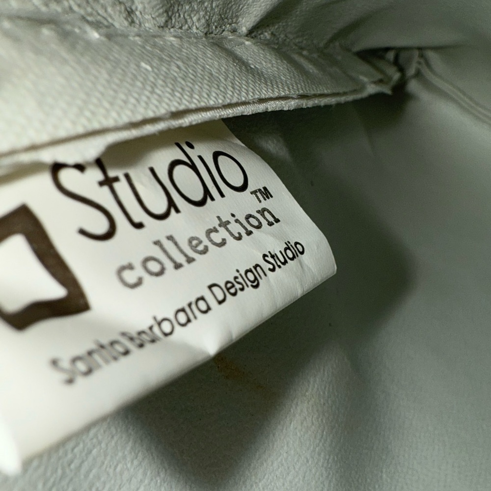 Studio Collection Calendar Girl Diva zippered pouch with keychain. Very roomy. - Picture 7 of 8